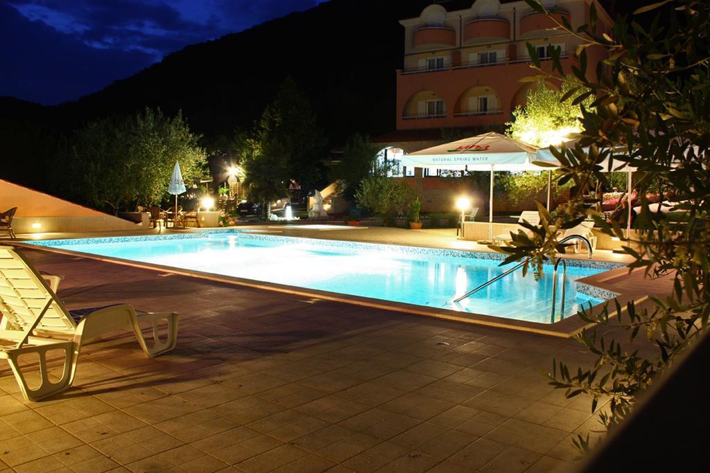 Hotel Carmen Krnica Zewnętrze zdjęcie